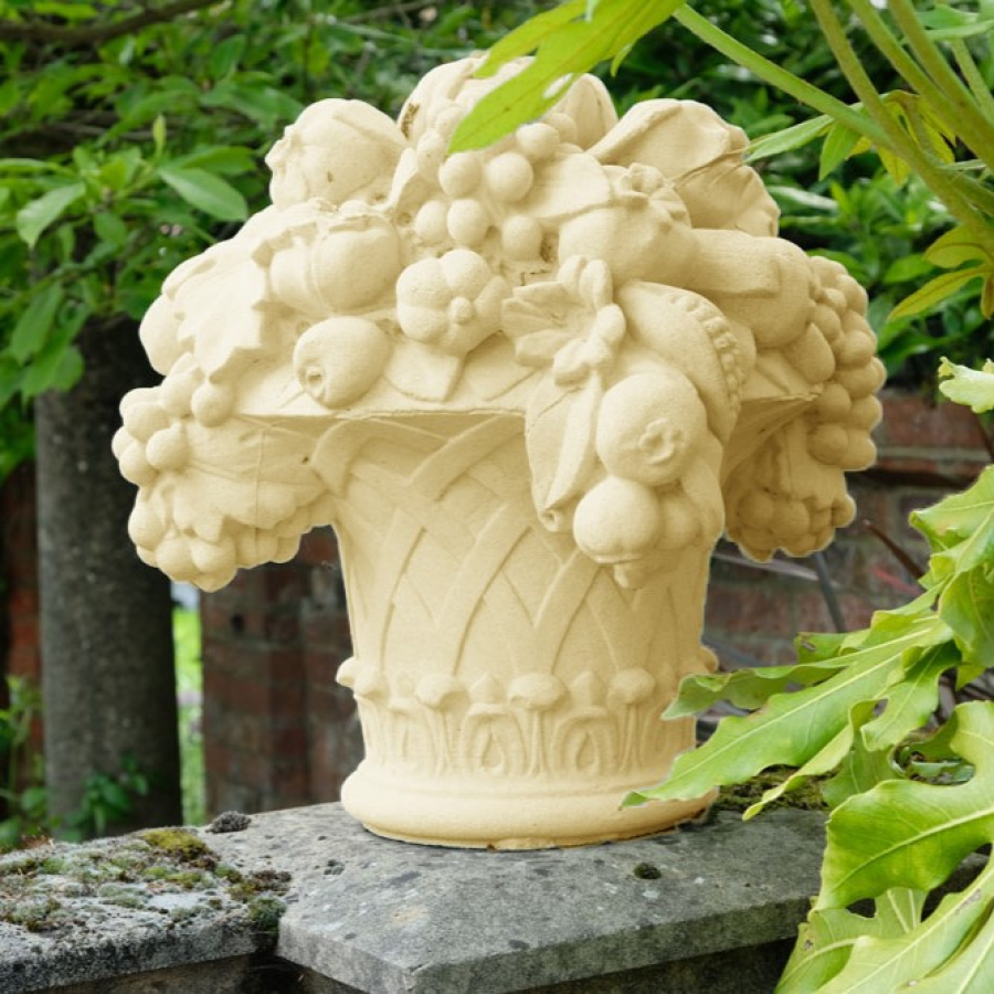 Large Basket of Fruit - Farbe Bath