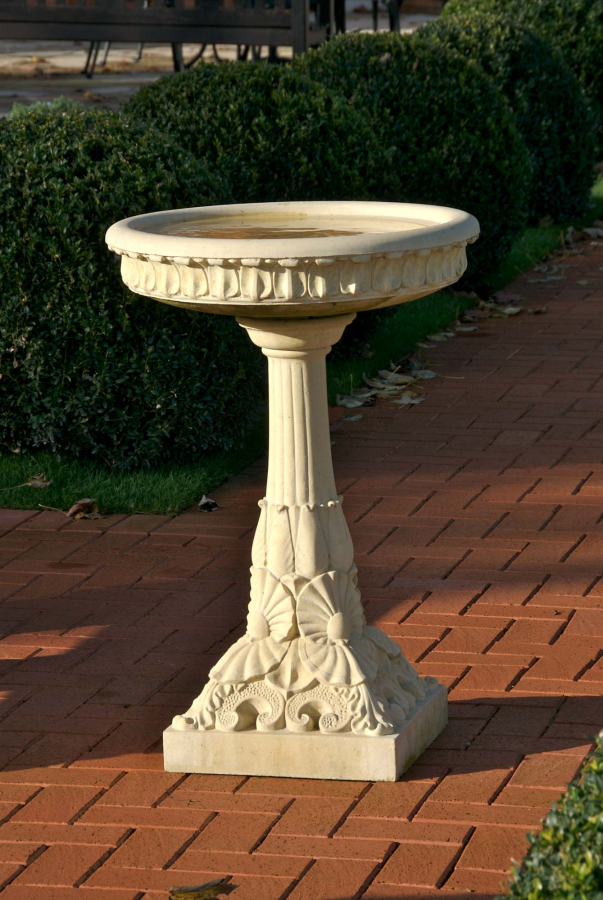 Hazelwood Bird Bath - Farbe Bath